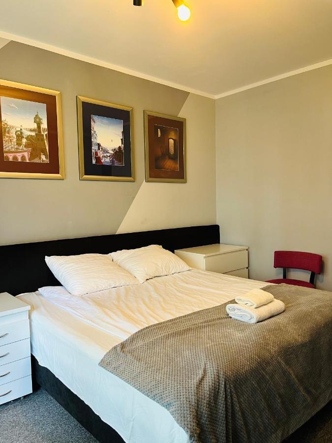Airport Comfy Guest Home Warschau Exterior foto