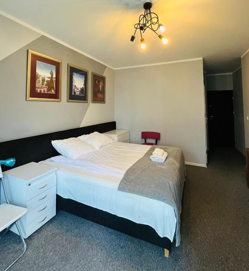 Airport Comfy Guest Home Warschau Exterior foto